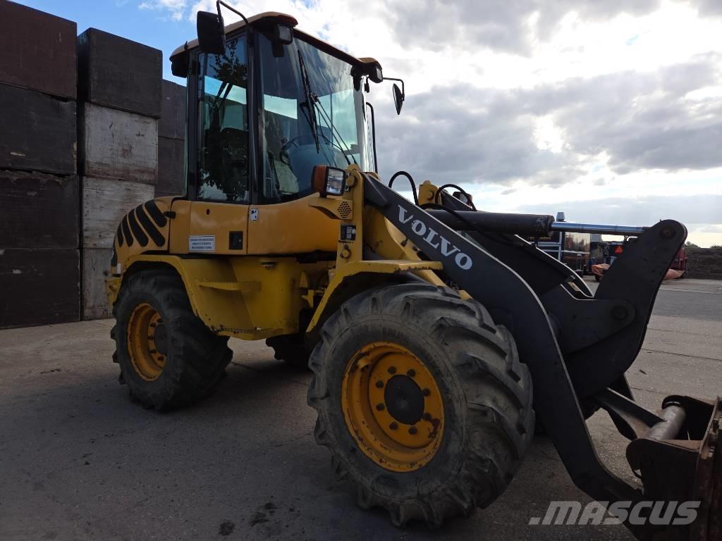 Volvo L 30 D  휠로우더