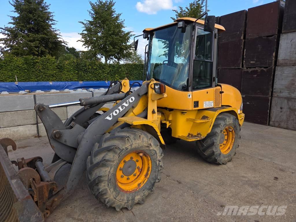 Volvo L 30 D  휠로우더