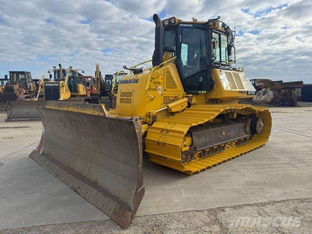 Komatsu D61PX-24 크롤러 도저