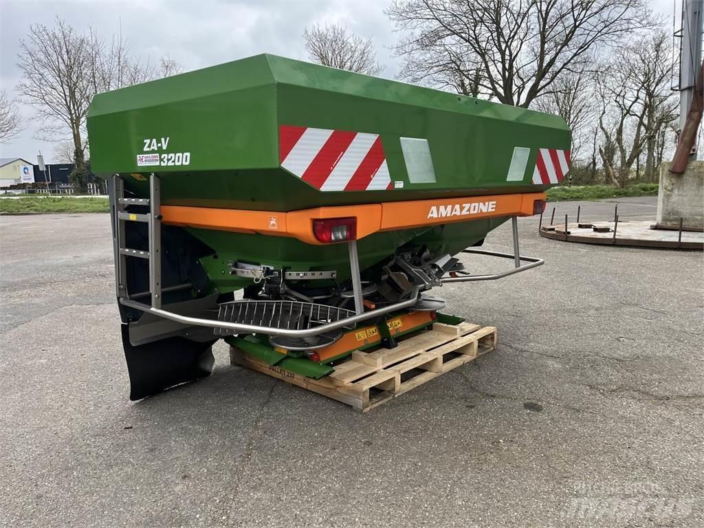 Amazone ZA-V 3200 미네랄 살포기