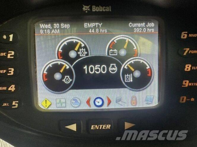 Bobcat T 770  스키드로더