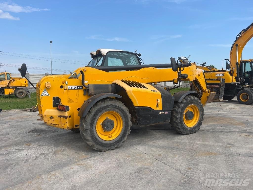 JCB 535-125 텔러 핸들러