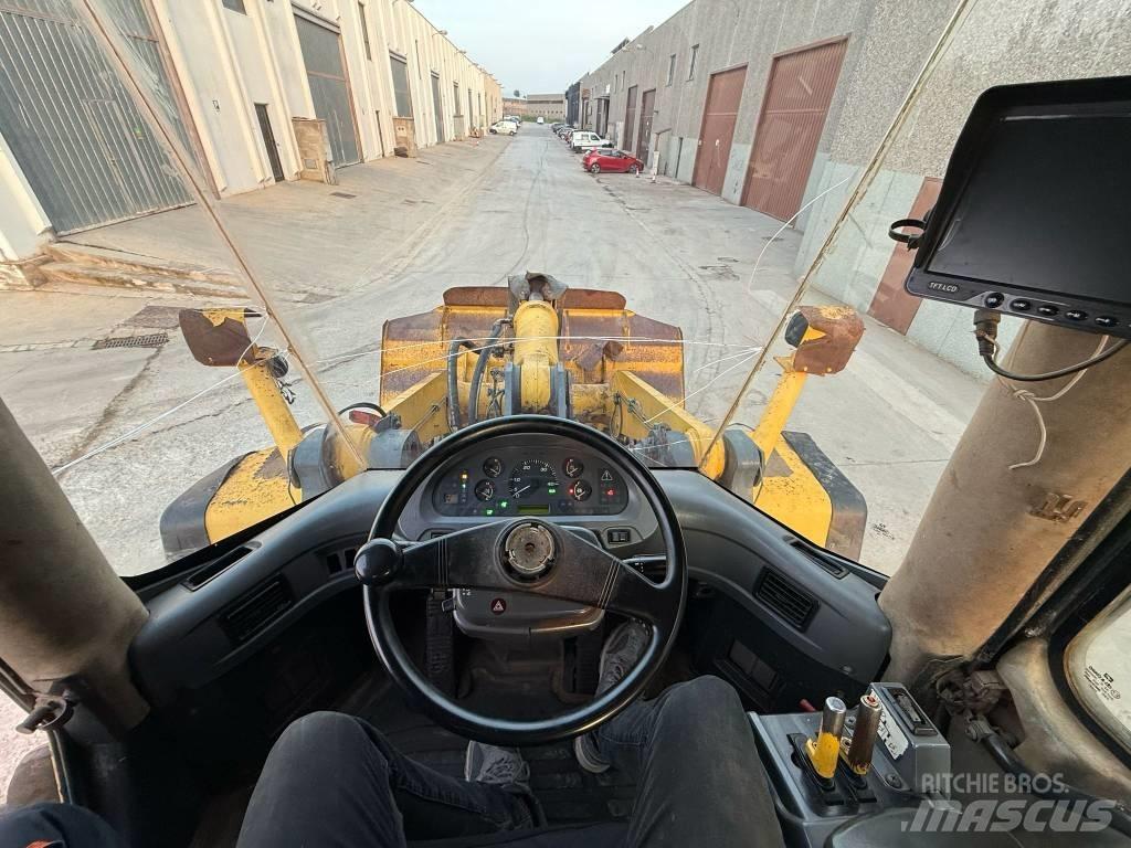 Komatsu WA 380-5H  휠로우더