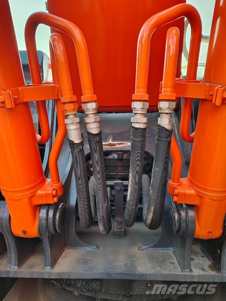 Hitachi ZX 210 대형 굴삭기 29톤 이상