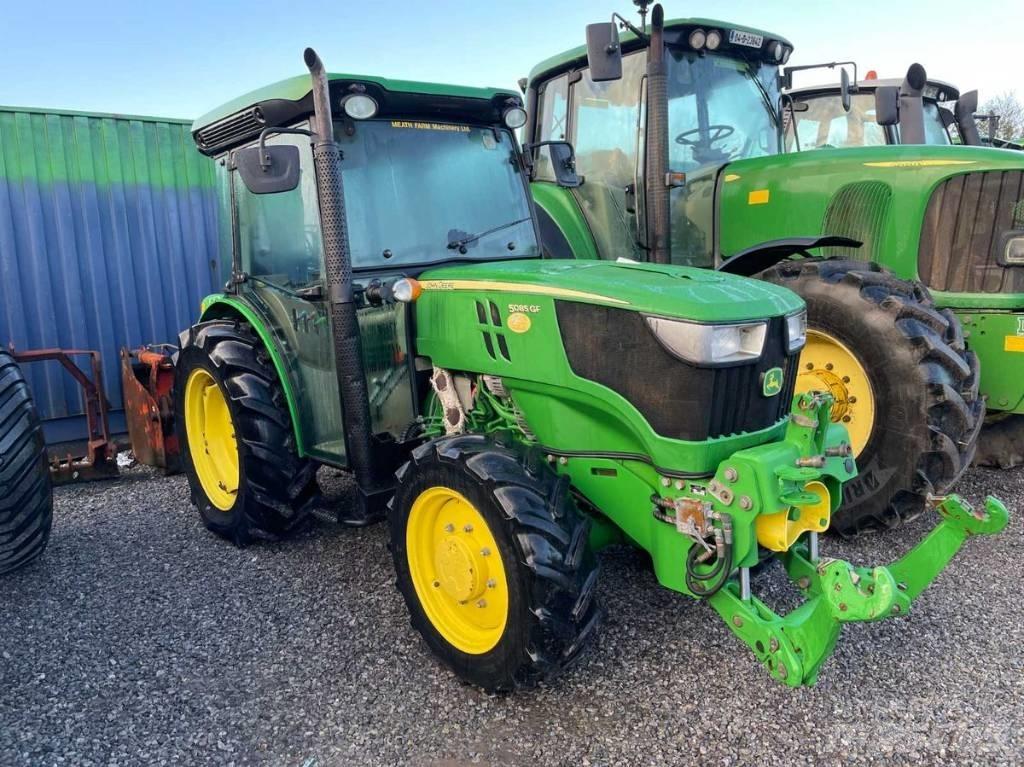 John Deere 5085 GF 트랙터