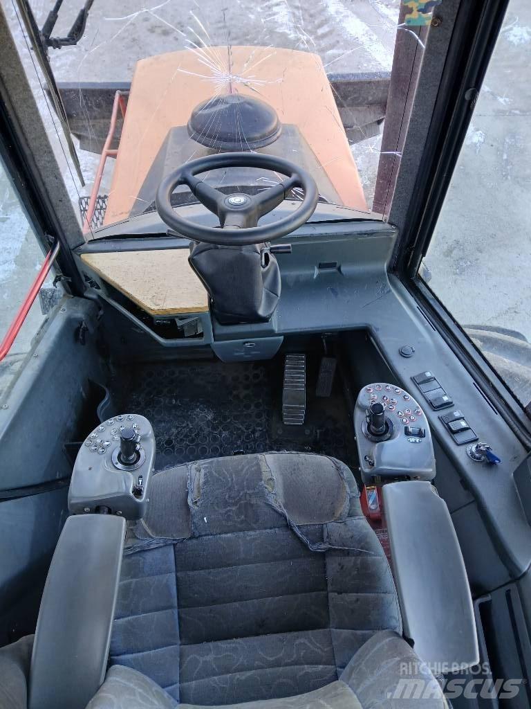 Komatsu 840.3 원목 포워더