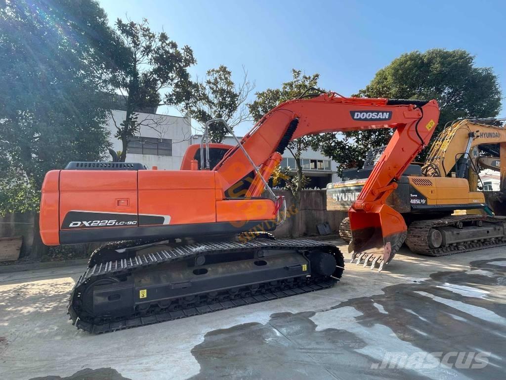 Doosan DX 225 LC 대형 굴삭기 29톤 이상