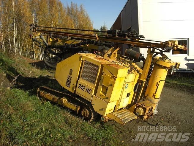 Atlas Copco ROC 242 도로 굴착기