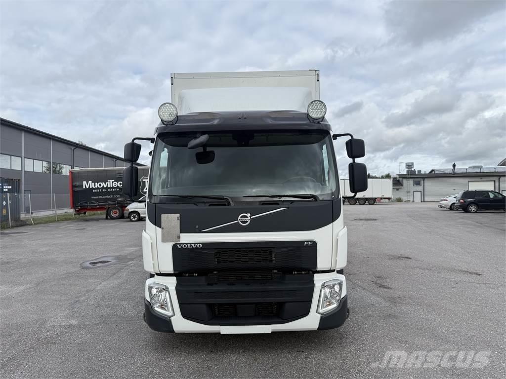 Volvo FE320 4x2 탑차 트럭