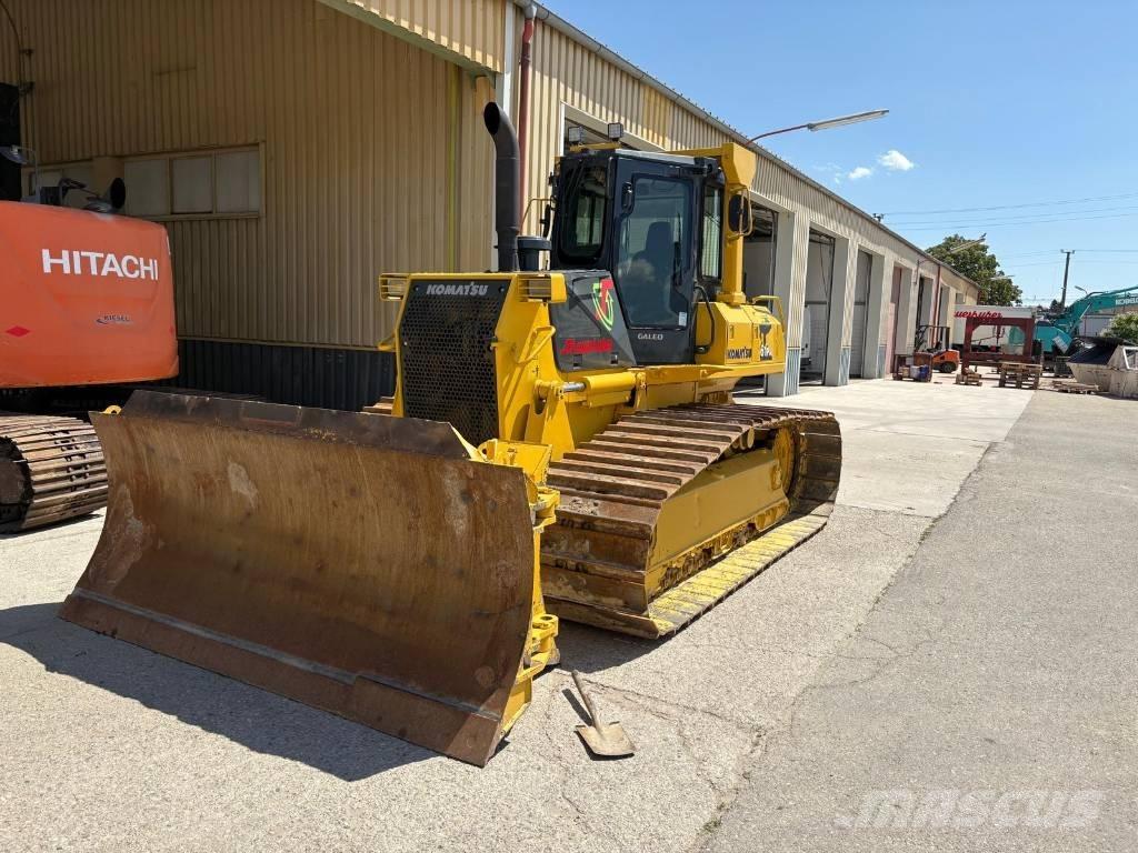 Komatsu 61 PX 크롤러 도저