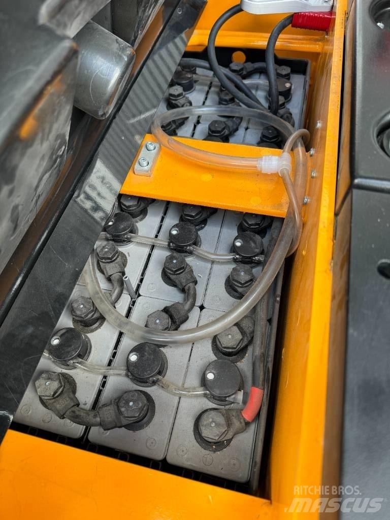 Hyundai 15ESR 보행식 리치 지게차