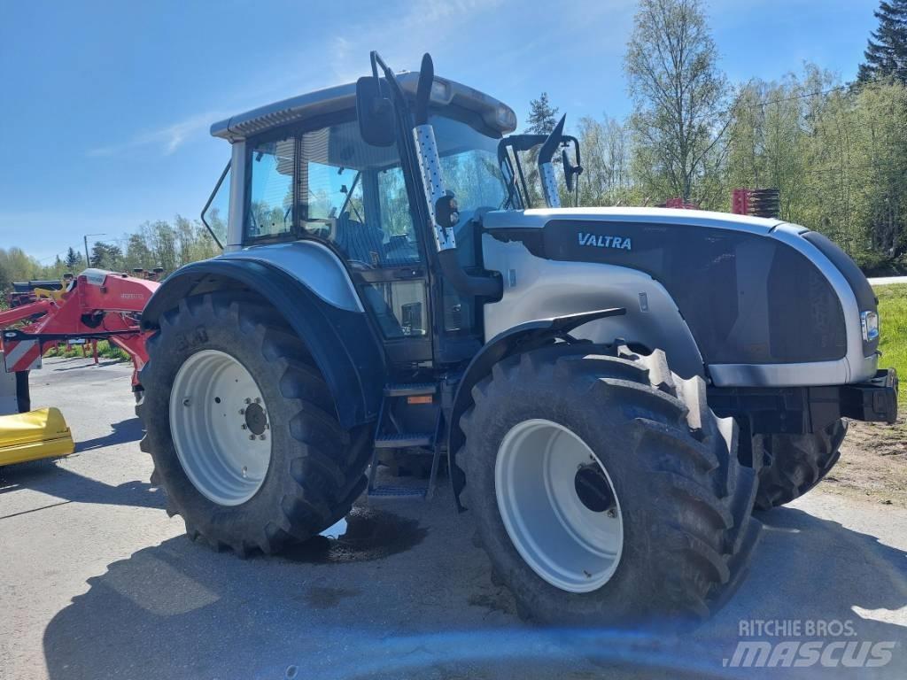 Valtra M 120 E 트랙터