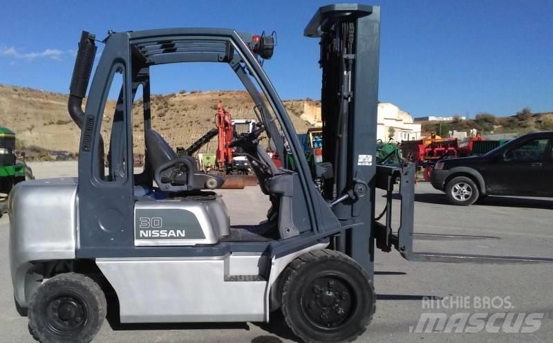 Nissan FGD02A30Q 디젤 지게차