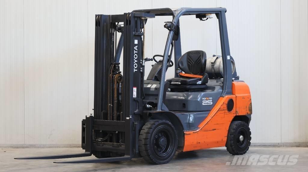 Toyota 02-8 FGF 25 LPG 지게차
