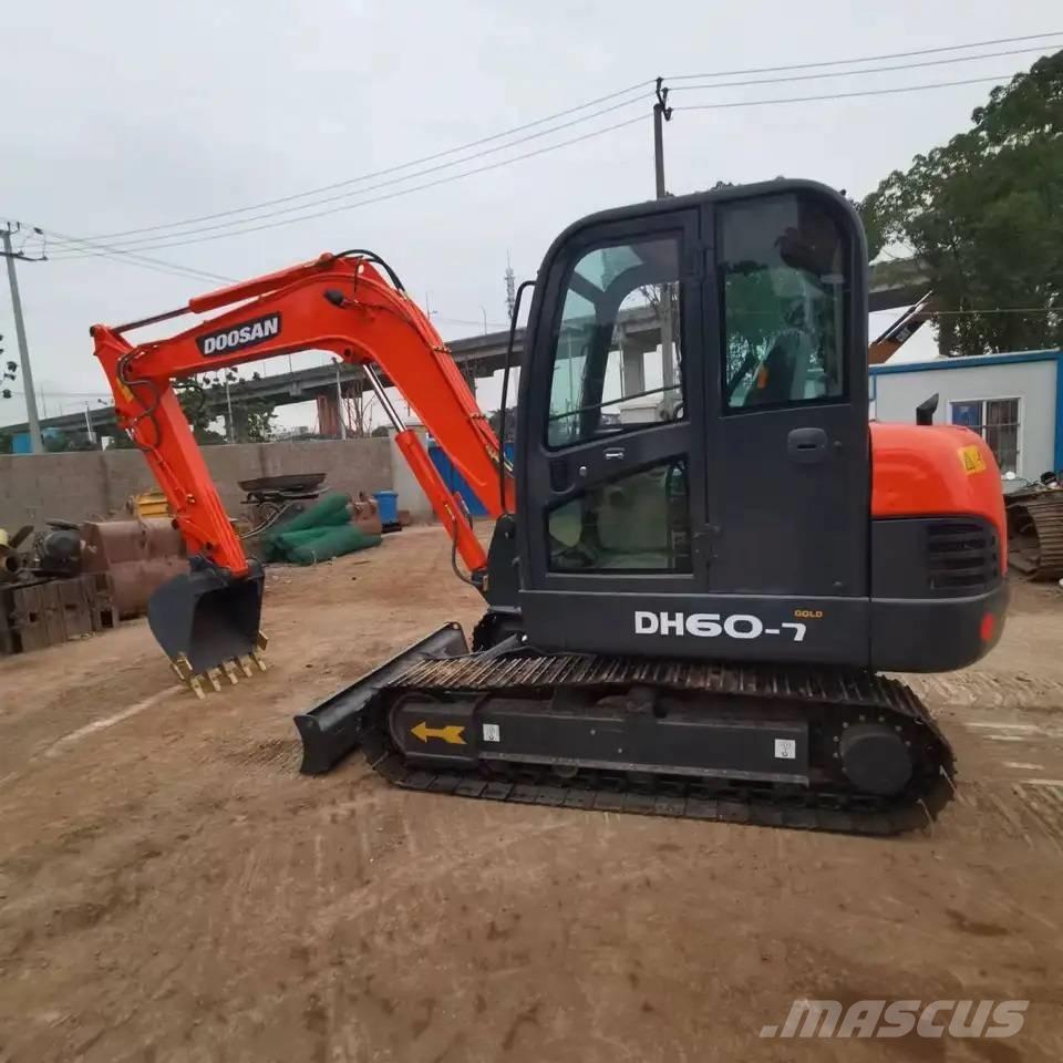 Doosan DH60-7 소형 굴삭기 7톤 미만
