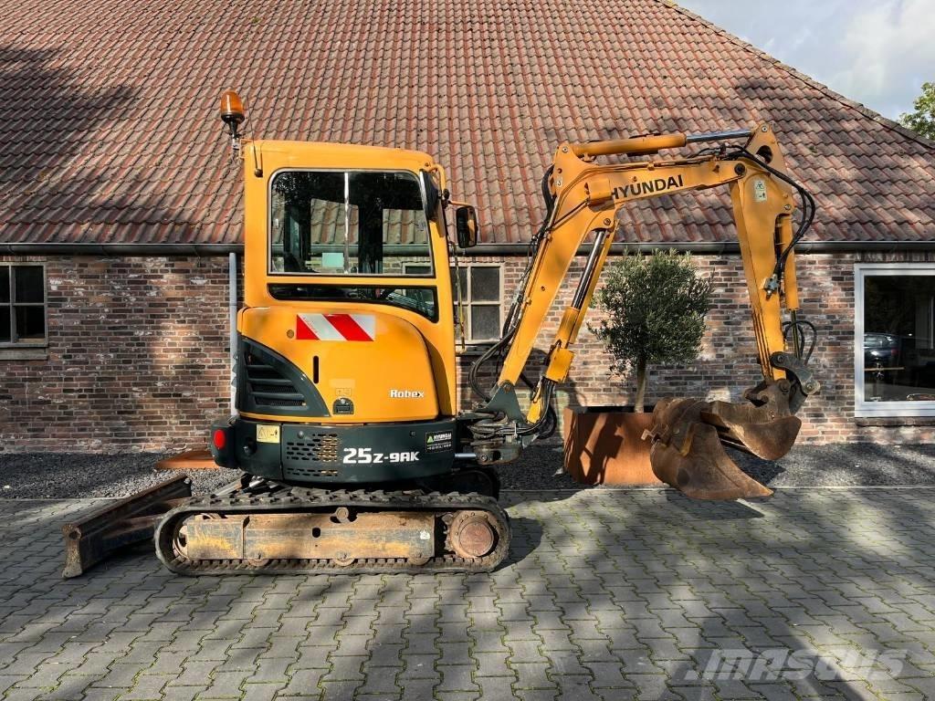 Hyundai R25Z-9 AK 대형 굴삭기 29톤 이상