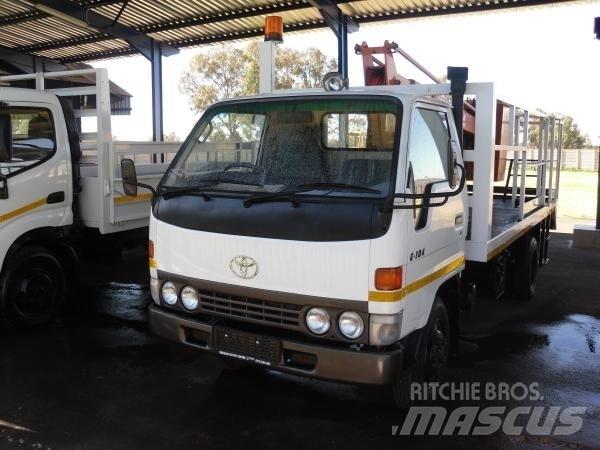 Toyota dyna 5104 탑차 트럭