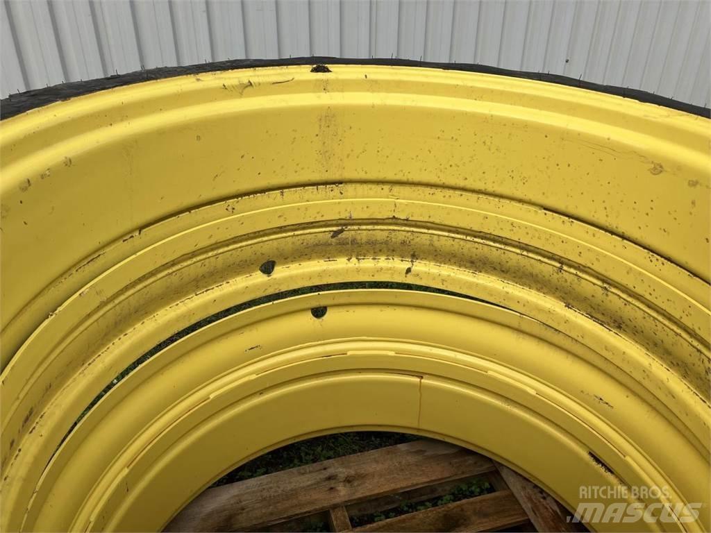 Taurus 270/95R44 타이어, 휠 및 림