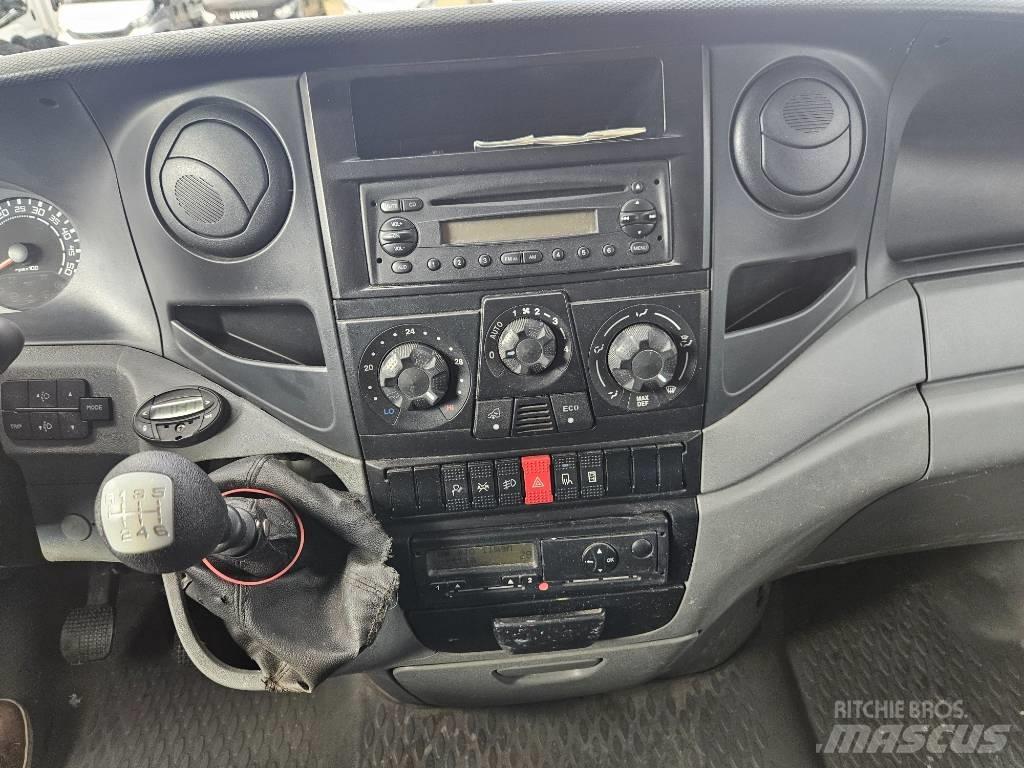 Iveco Daily 35S18 패널 화물차