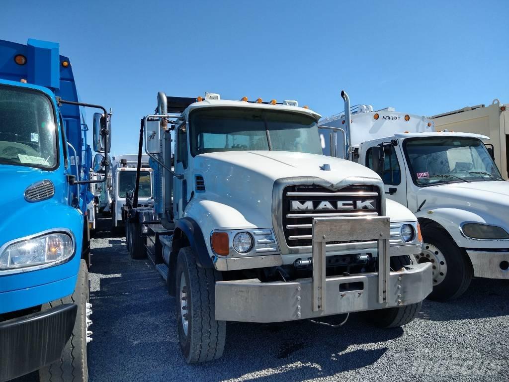 Mack GRANITE CV713 폐기물 수거 트럭