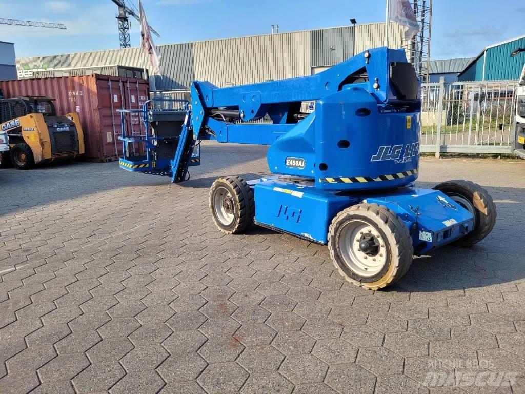 JLG E 450 AJ 관절형 전동이동 리프트
