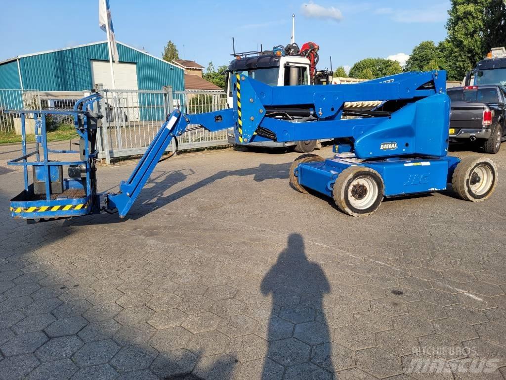 JLG E 450 AJ 관절형 전동이동 리프트