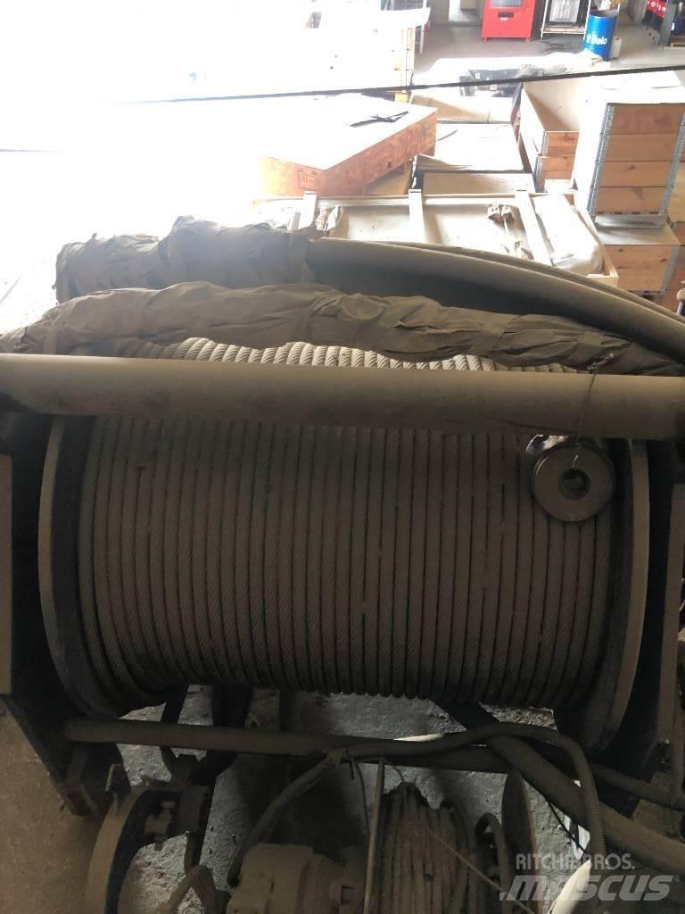 Liebherr LR1160 마스트