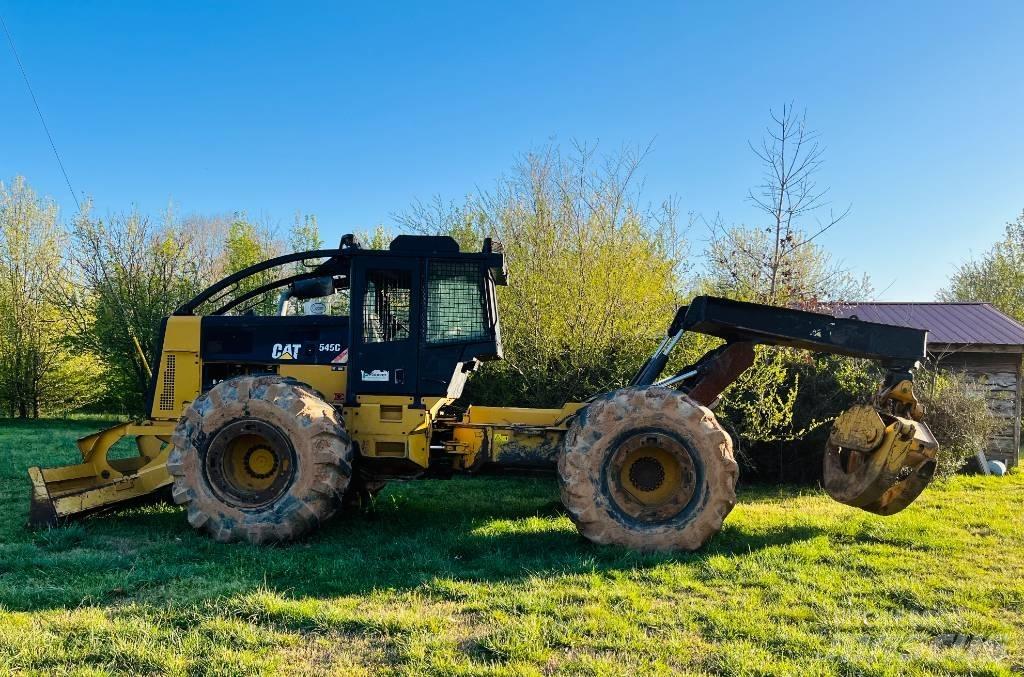 CAT 545 C 목재스키더
