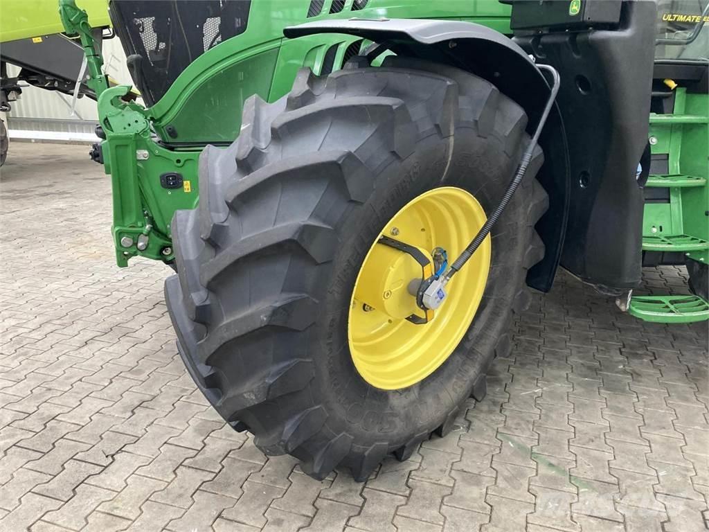 John Deere 6215R 트랙터