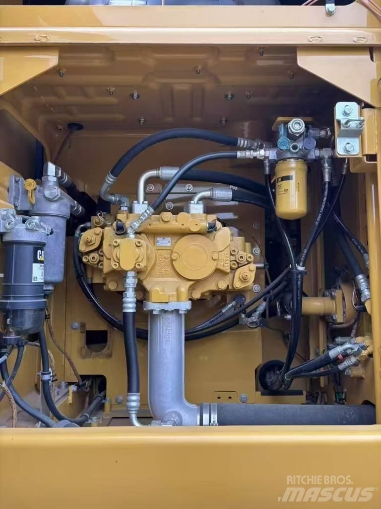 CAT 320 E 대형 굴삭기 29톤 이상