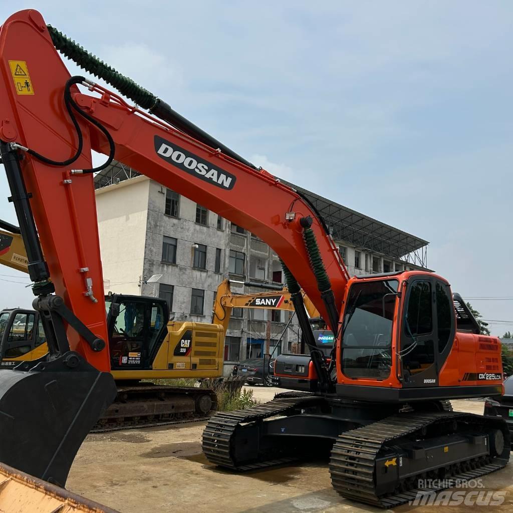 Doosan DX 225 LC 대형 굴삭기 29톤 이상