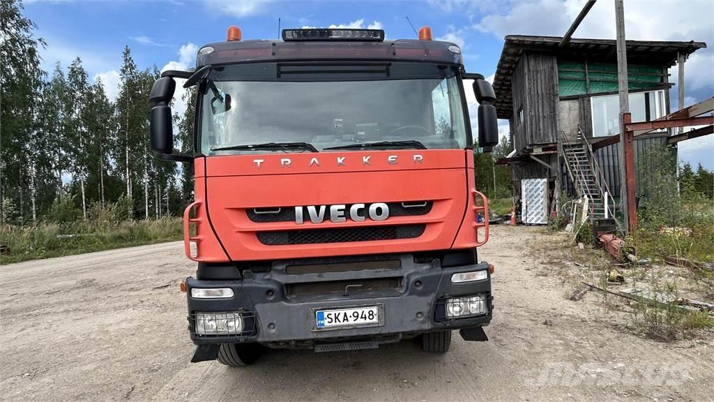 Iveco Trakker 플랫베드/드롭사이드 트럭
