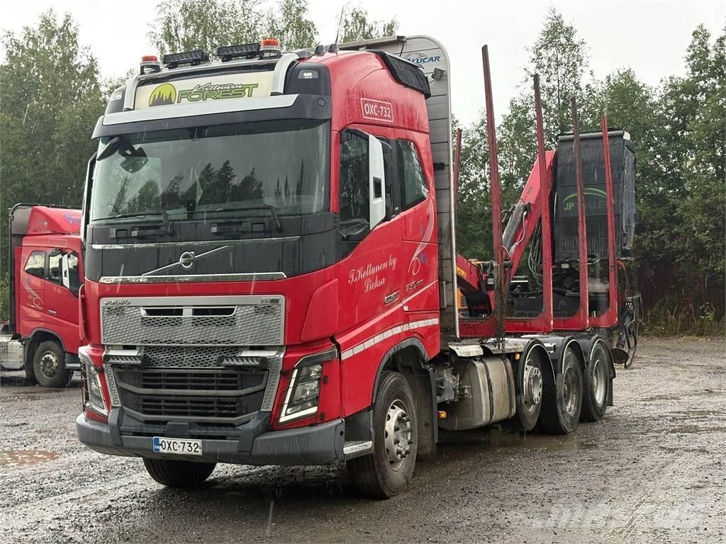 Volvo FH16 목재 트럭