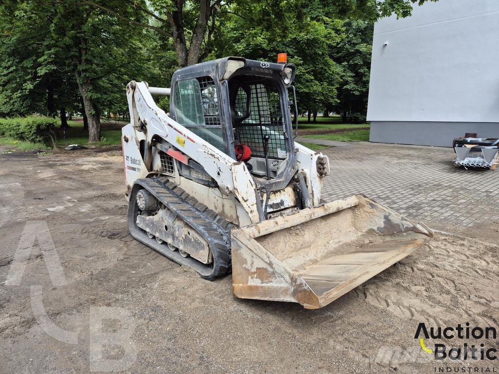 Bobcat T 590 궤도식 로우더