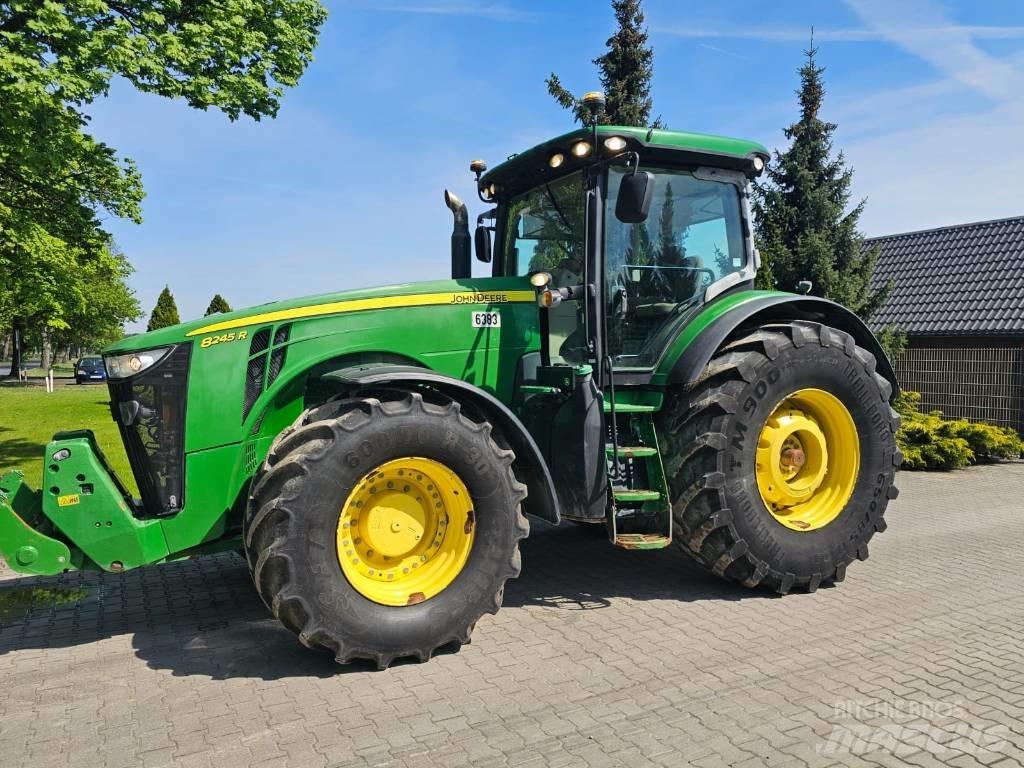 John Deere 8245 R 트랙터