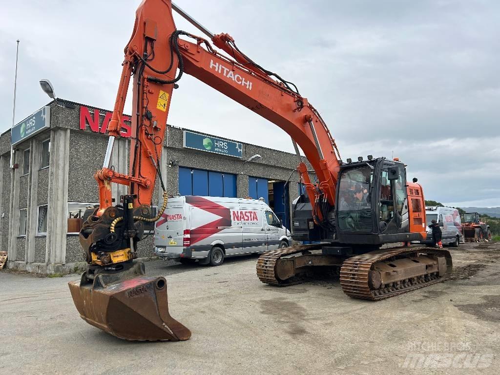 Hitachi ZX225USLC-5 대형 굴삭기 29톤 이상