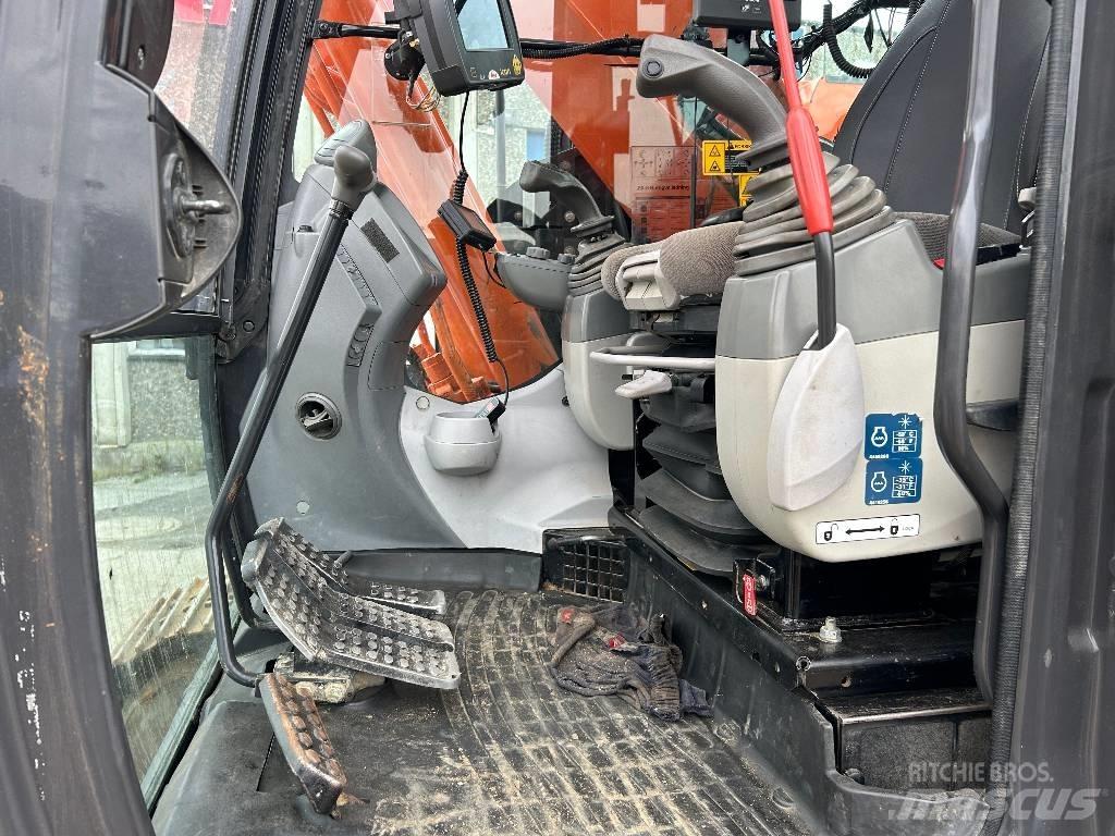 Hitachi ZX225USLC-5 대형 굴삭기 29톤 이상