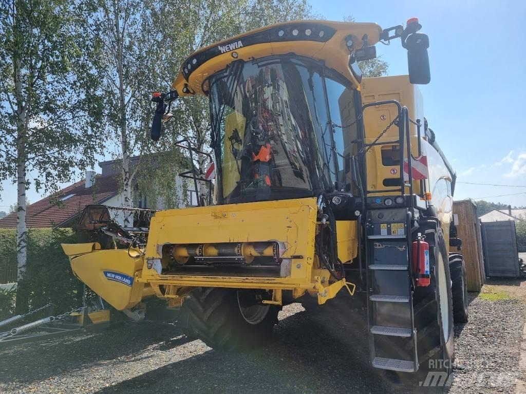 New Holland CX 8.70 콤바인 수확기