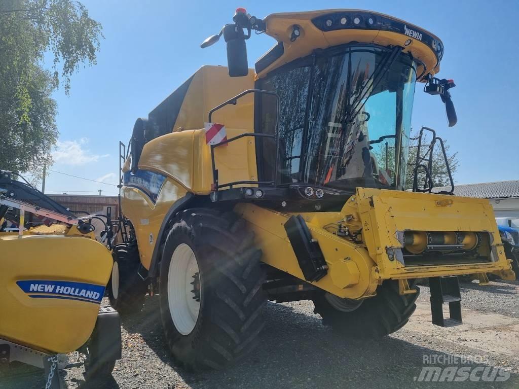 New Holland CX 8.70 콤바인 수확기