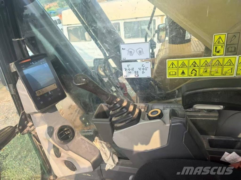 CAT 352 대형 굴삭기 29톤 이상