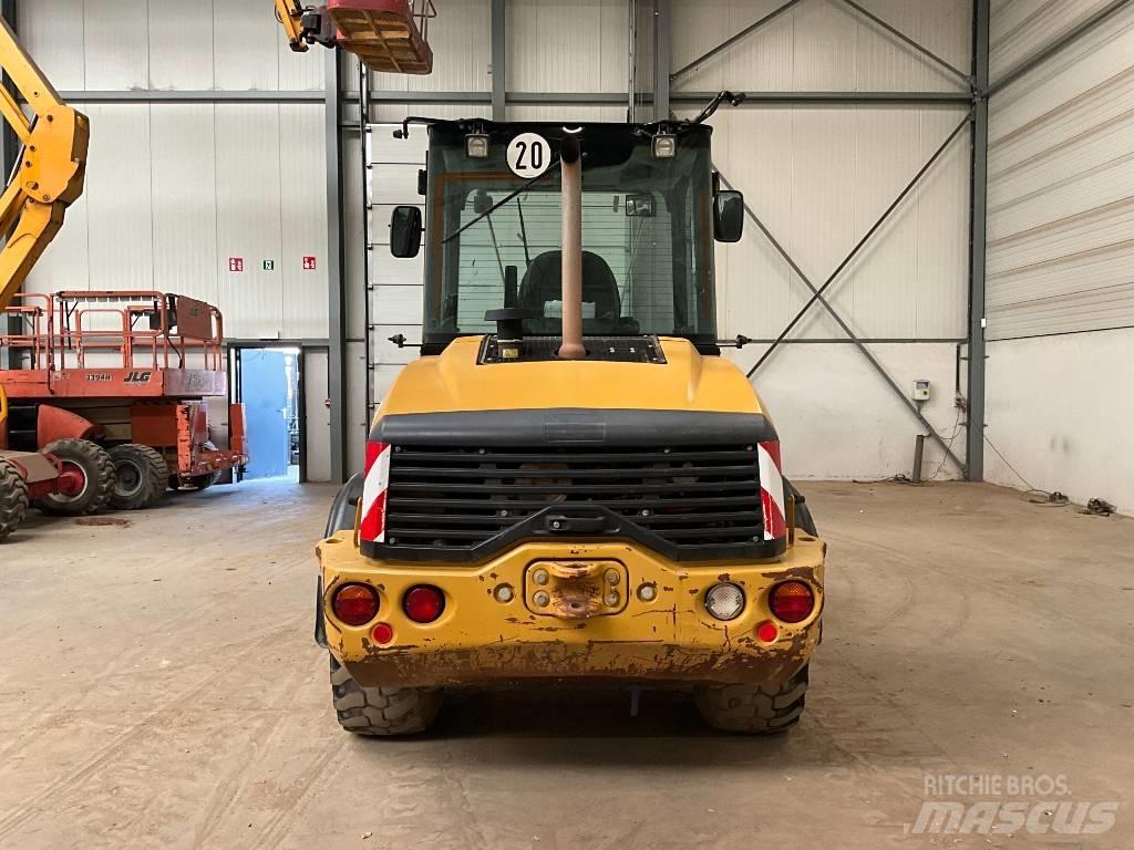 CAT 908 M  휠로우더