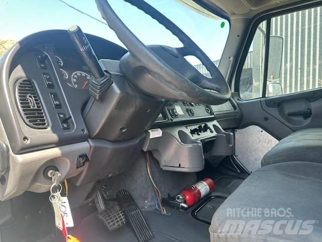 Freightliner M2 회수 차량