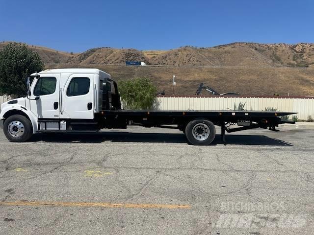 Freightliner M2 회수 차량