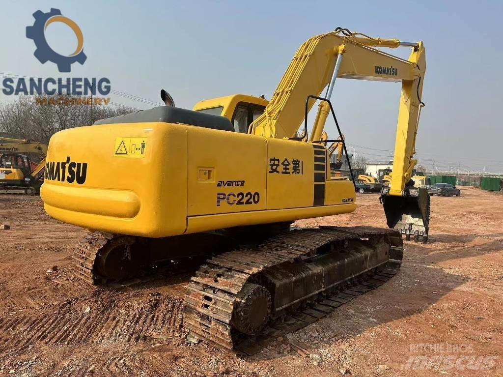 Komatsu PC 200 대형 굴삭기 29톤 이상