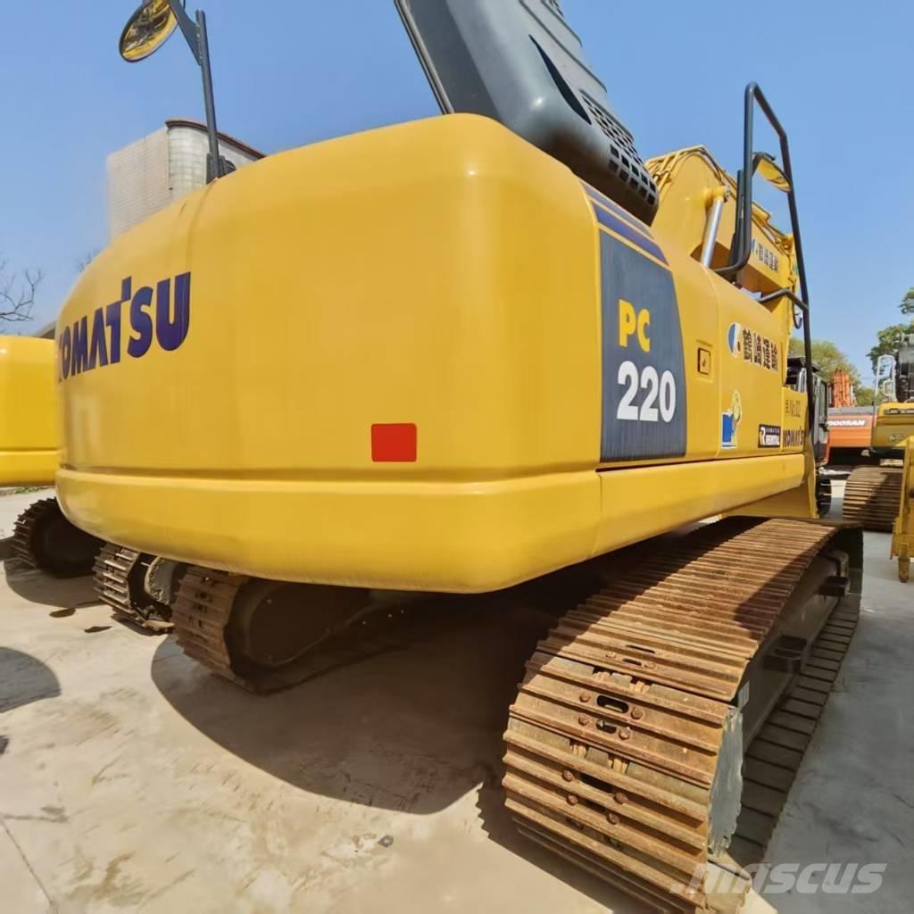 Komatsu PC 220-8 대형 굴삭기 29톤 이상