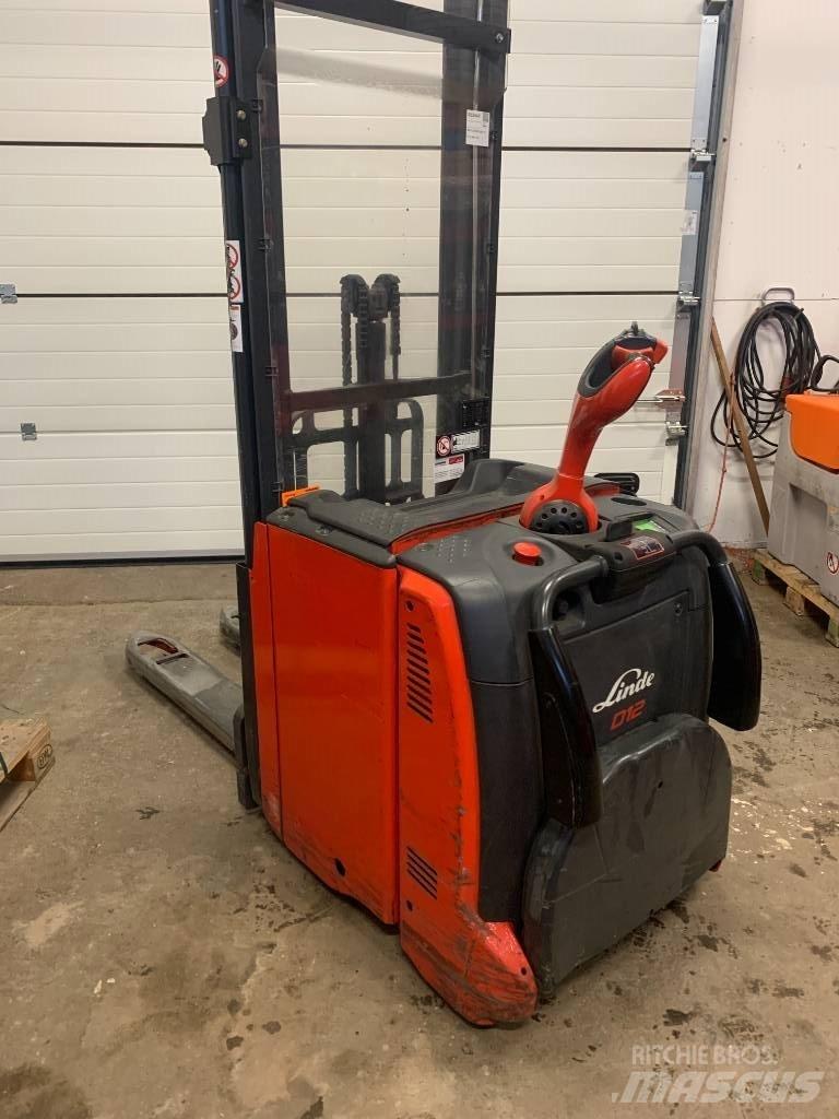 Linde D 12AP 보행식 리치 지게차