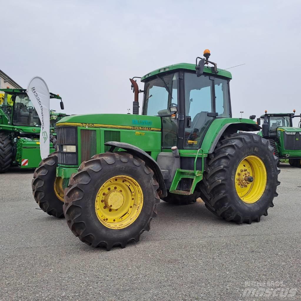 John Deere 7700 트랙터