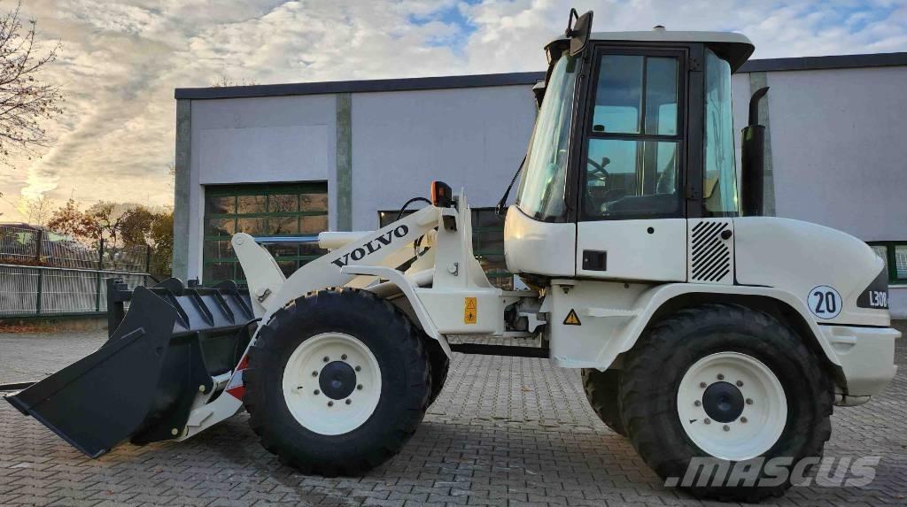 Volvo L 30 B  휠로우더