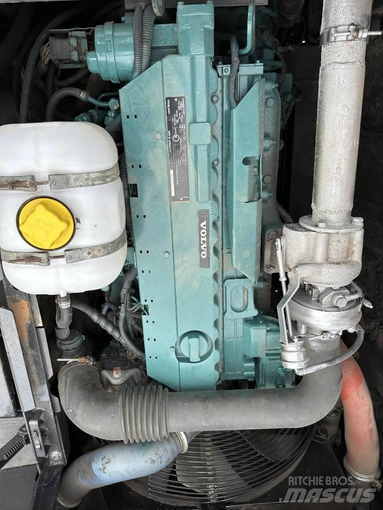 Volvo EC210D 대형 굴삭기 29톤 이상