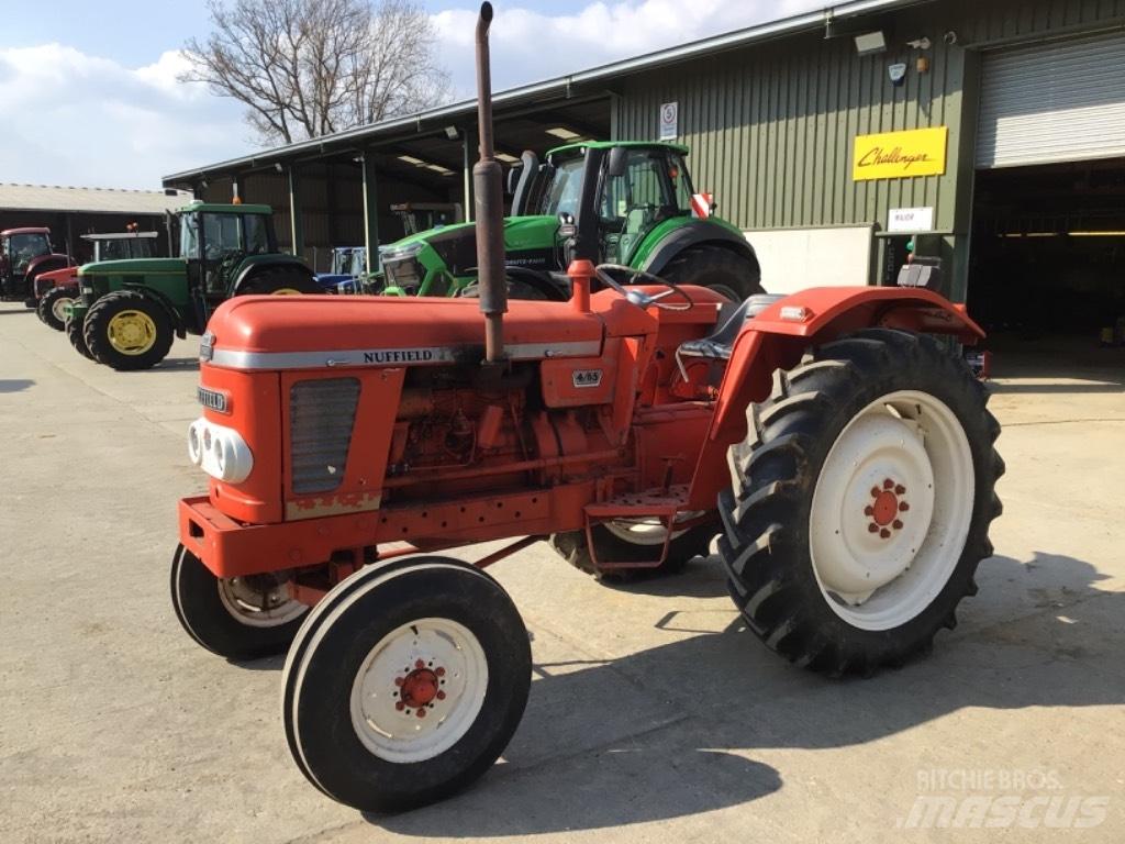 Nuffield 4/65 트랙터